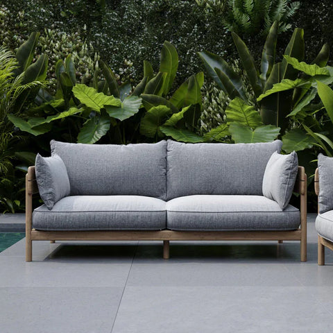 OUTDOOR SOFAS & LOUNGERS